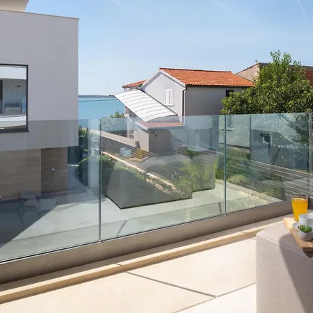 Four Seasons Villas, Zadar - Heated Pool & Jacuzzi Vrsi