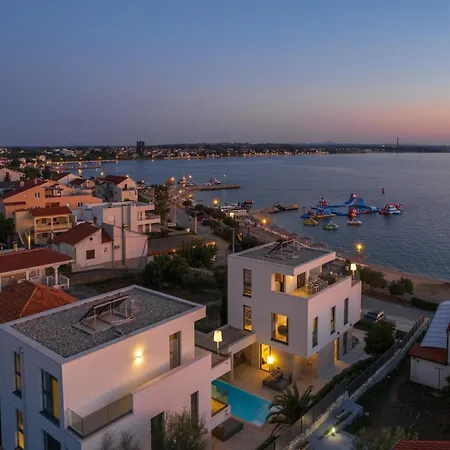 Four Seasons Villas, Zadar - Heated Pool & Jacuzzi