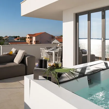 Four Seasons Villas, Zadar - Heated Pool & Jacuzzi