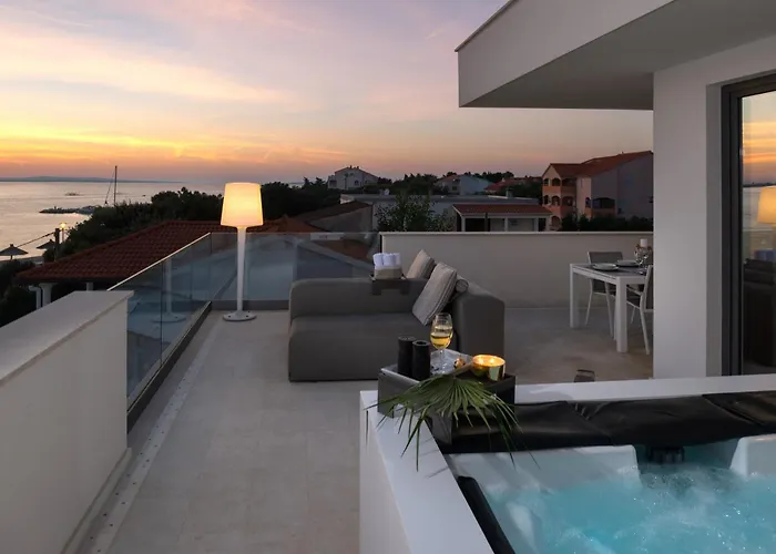 Four Seasons Villas, Zadar - Heated Pool & Jacuzzi Willa Vrsi