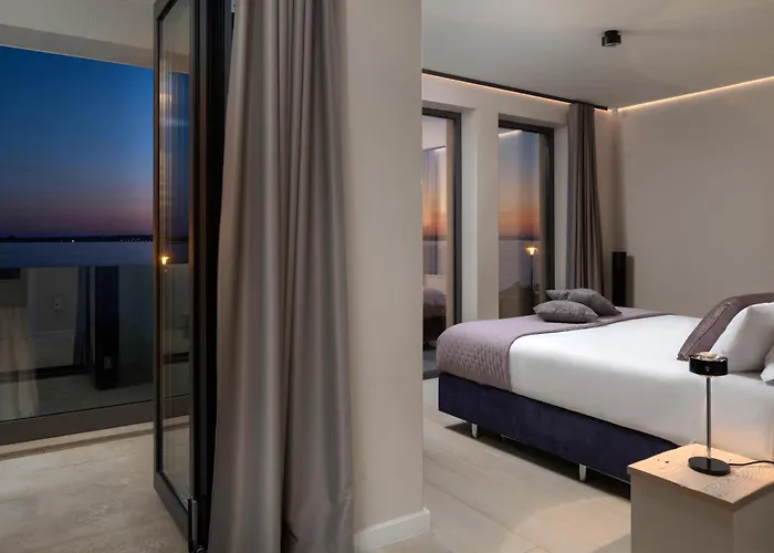 Willa Four Seasons Villas, Zadar - Heated Pool & Jacuzzi *
