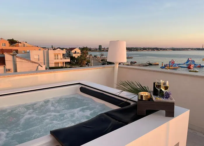 Villa Four Seasons Villas, Zadar - Heated Pool & Jacuzzi Vrsi