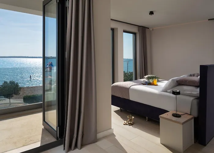 Villa Four Seasons Villas, Zadar - Heated Pool & Jacuzzi Vrsi