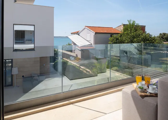 Four Seasons Villas, Zadar - Heated Pool & Jacuzzi Vrsi