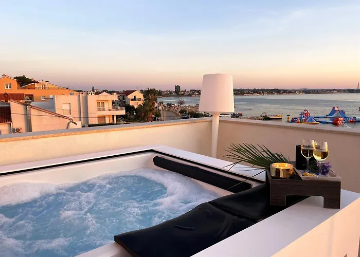 Four Seasons Villas, Zadar - Heated Pool & Jacuzzi Vrsi