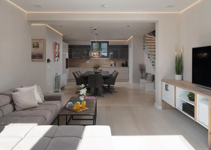 Four Seasons Villas, Zadar - Heated Pool & Jacuzzi