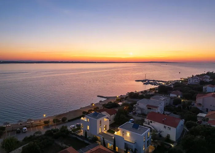 Villa Four Seasons Villas, Zadar - Heated Pool & Jacuzzi Vrsi