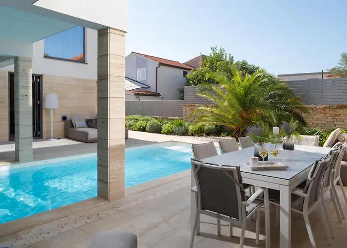 Villa Four Seasons Villas, Zadar - Heated Pool & Jacuzzi Vrsi