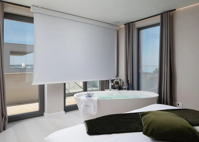 Four Seasons Villas, Zadar - Heated Pool & Jacuzzi Vrsi