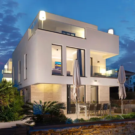 Four Seasons Villas, Zadar - Heated Pool & Jacuzzi * Vrsi