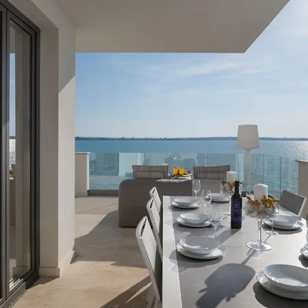 Four Seasons Villas, Zadar - Heated Pool & Jacuzzi 브르시
