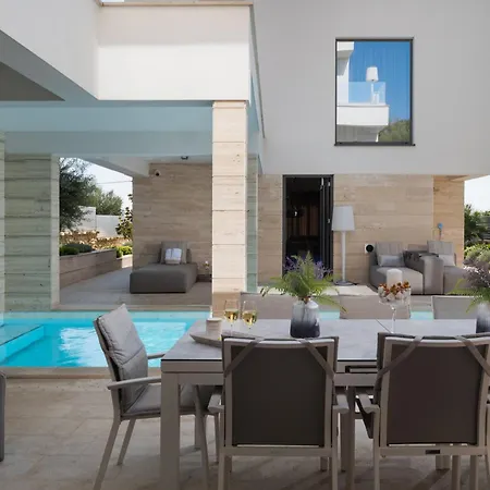 Four Seasons Villas, Zadar - Heated Pool & Jacuzzi