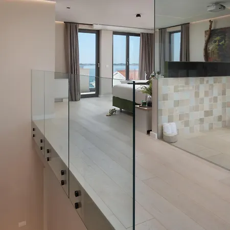 Four Seasons Villas, Zadar - Heated Pool & Jacuzzi 브르시