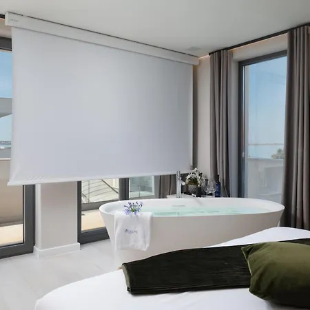 Four Seasons Villas, Zadar - Heated Pool & Jacuzzi 브르시