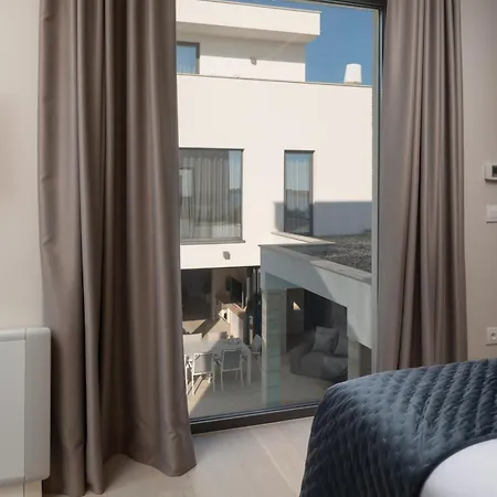 Four Seasons Villas, Zadar - Heated Pool & Jacuzzi 브르시