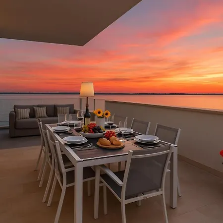 Four Seasons Villas, Zadar - Heated Pool & Jacuzzi * 브르시