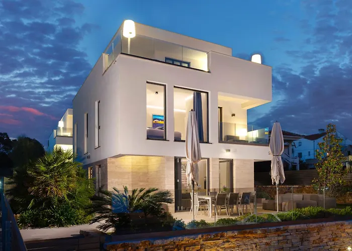 Four Seasons Villas, Zadar - Heated Pool & Jacuzzi * Врси