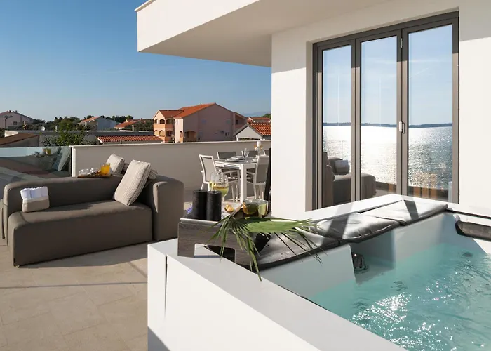 Four Seasons Villas, Zadar - Heated Pool & Jacuzzi